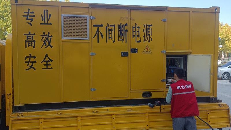 肃州柴油发电机组和UPS电源配合使用时，如何避免切换过程中的电力中断？