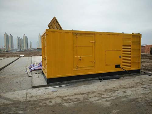 肃州合同中关于乙方责任导致工期延误的赔偿标准应该如何制定？